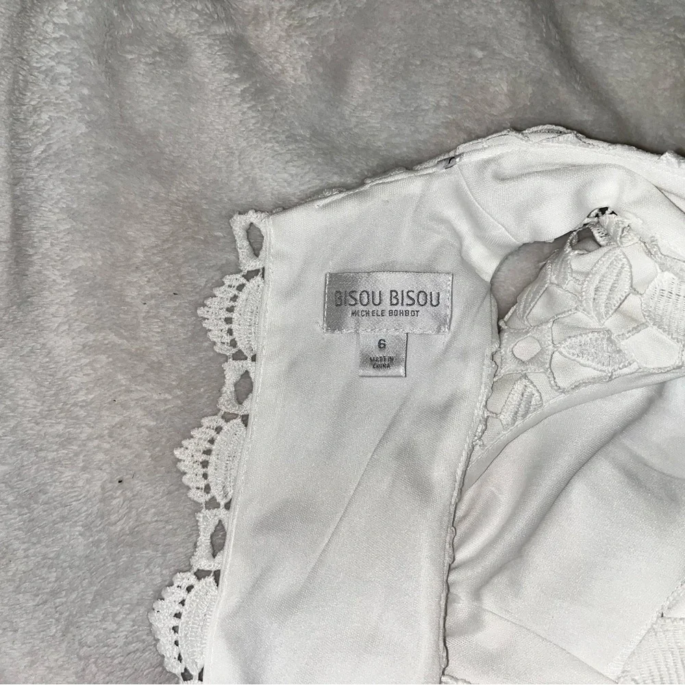 Bisou Bisou Ivory Lace Detail Midi Dress Size 6 Beautiful, Corset Back Split Hem